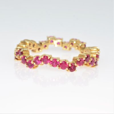 18K Gold ring fuschia sapphires