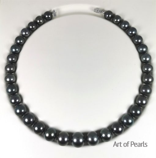 Tahitian pearls necklace