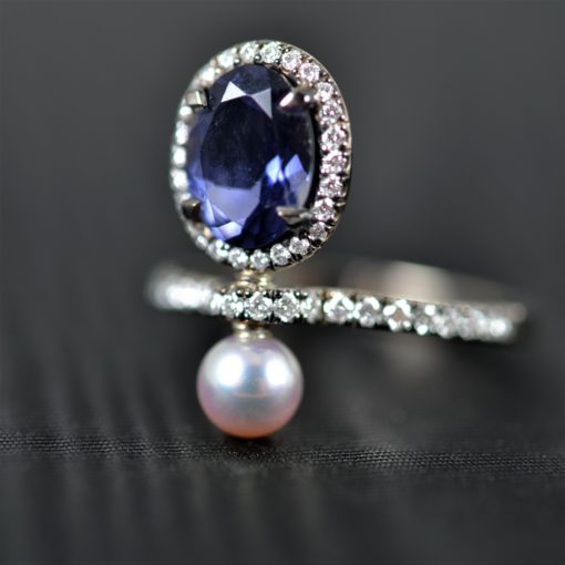 bague or blanc Iolite diamants et Akoya