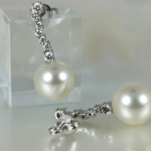 perles blanches boucles et diamants