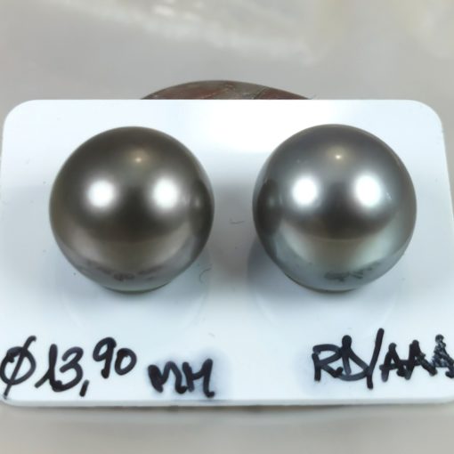 Tahitian cultured pearls round