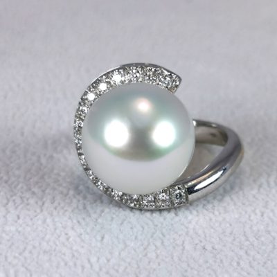 Southsea pearl ring WG18K