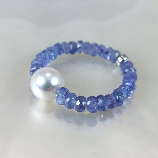 bague Tanzanites facettées et Akoya