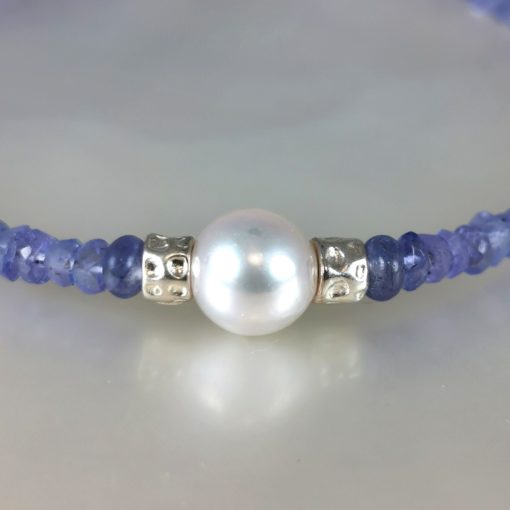 Akoya pearl bracelet with Tanzanites