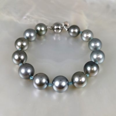 bracelet perles noires Tahiti Lausanne