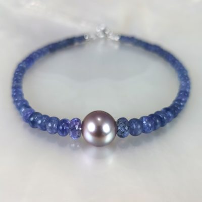 Purple pearl bracelet Tanzanites