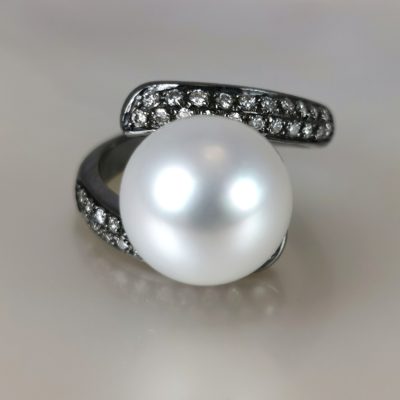 bague diamants et perle