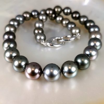 collier de perles noires de tahiti rondes
