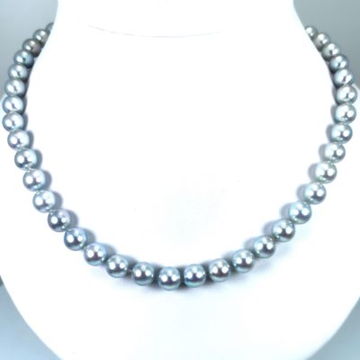 collier de perles de culture akoya gris bleu naturel