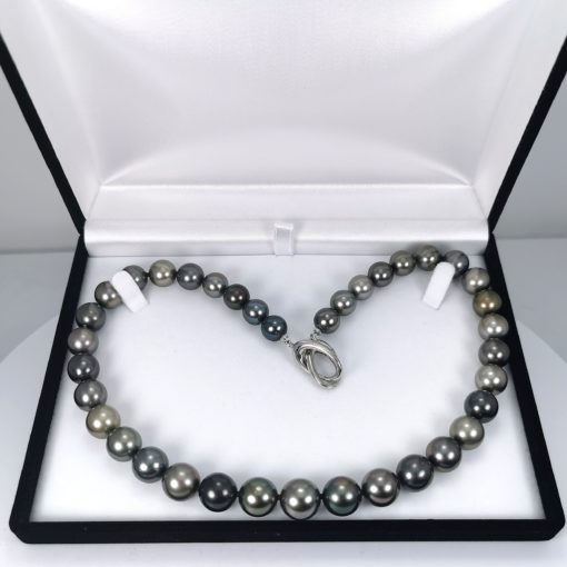 collier de perles noires tahiti