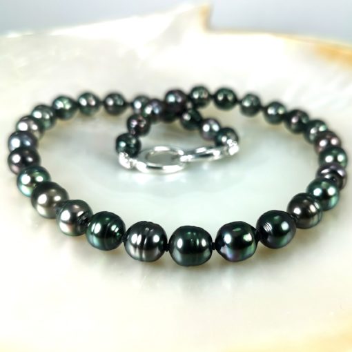 rang de perles noires de tahiti