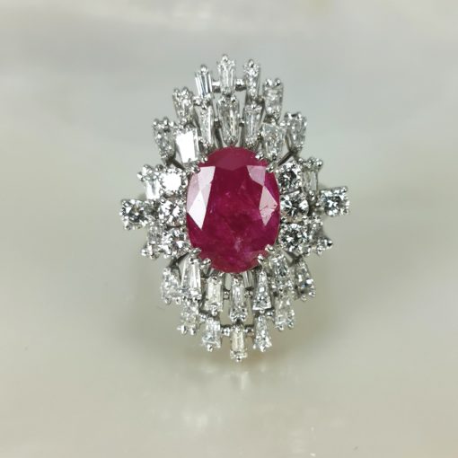 18k gold ring with natural ruby and diamonds