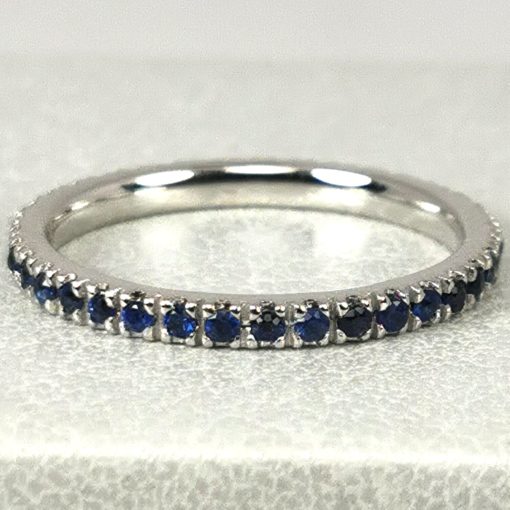 Bague d'éternité OG18K saphirs bleus