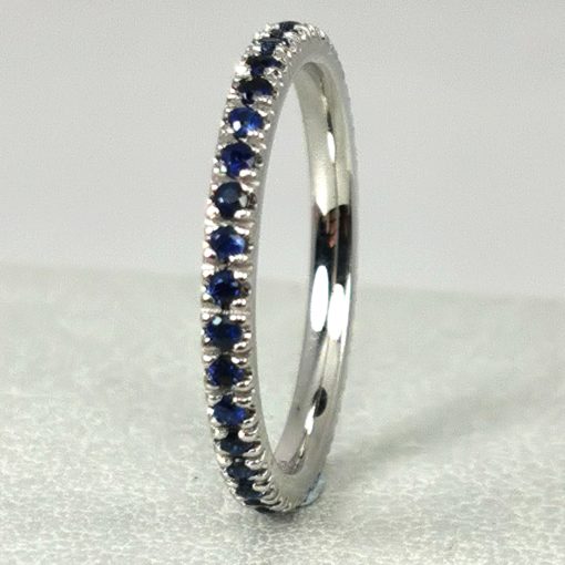 Eternity ring WG18K blu sapphires