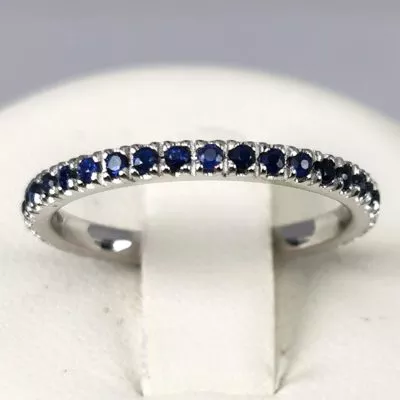 Bague Eternity saphirs bleus 0.45cts