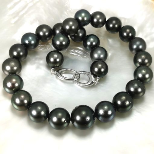Collier de perles noires de Tahiti rondes 15x17.5 mm