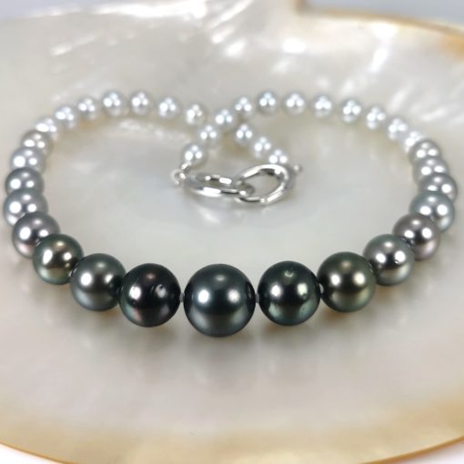 Magnifique collier de perles Akoya et Tahiti en gradation