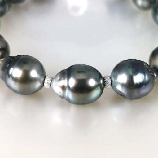 Perles multicolores de Tahiti baroques en bracelet