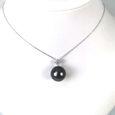 collier OG18K diamants naturels et perle noire de Tahiti 15mm