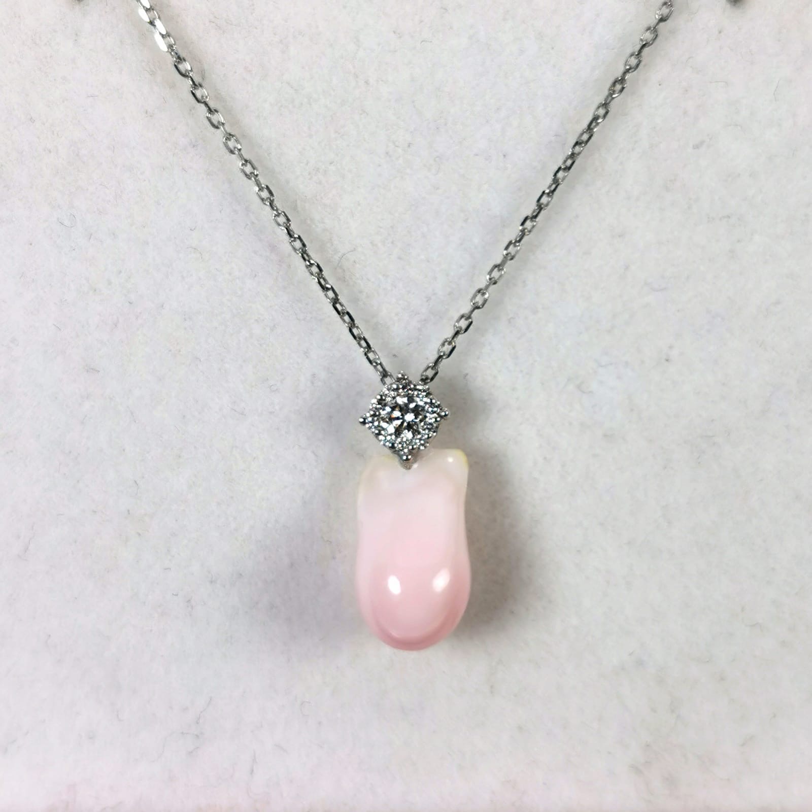 Magnifique collier or blanc 18K perle et diamants naturels