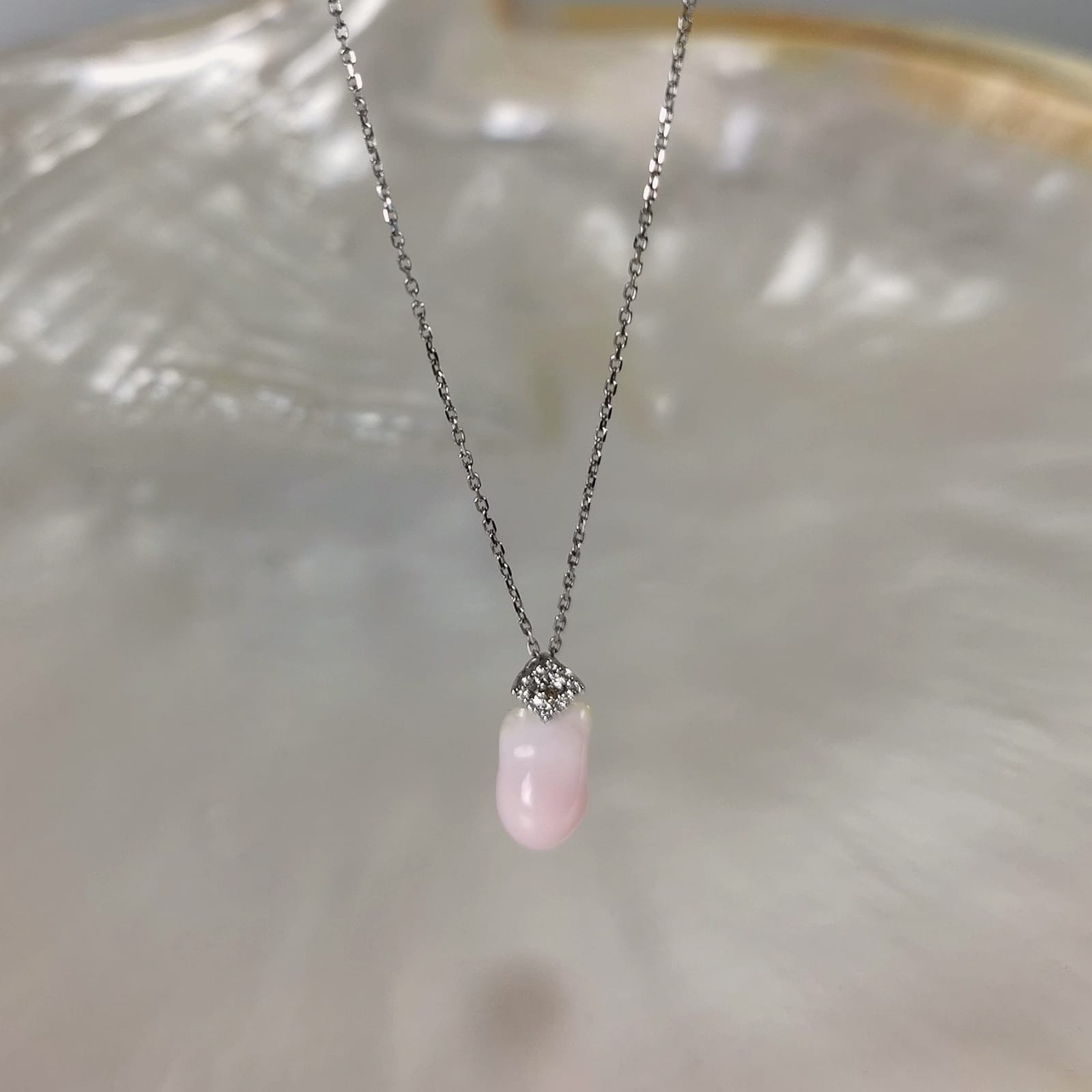 Perle fine Conch collier or blanc 18k diamants naturels