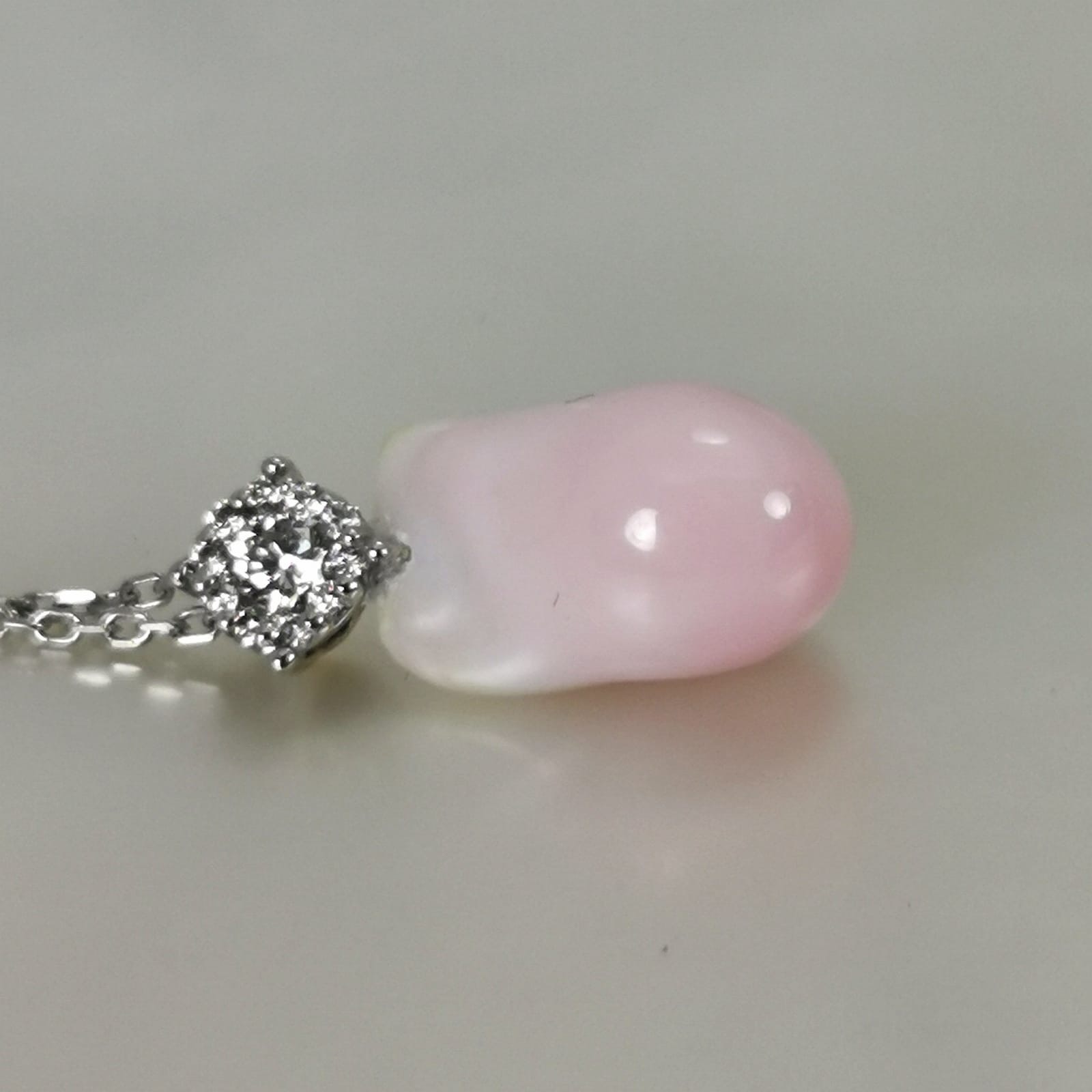 collana in oro 18k diamanti e perla naturale Conch rosa