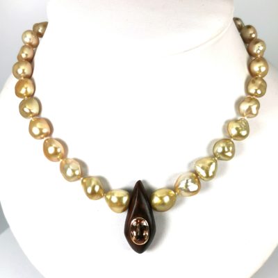 collier de perles de culture Keshis golden Southsea or jaune 18K