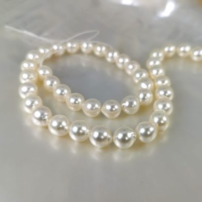 perles de culture en rang baroques