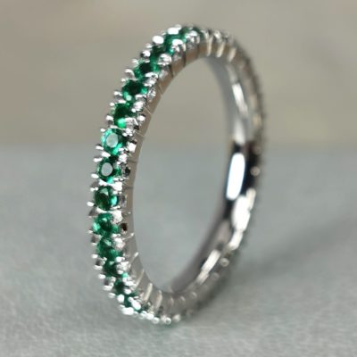 Bague Eternity or blanc 18k émeraudes