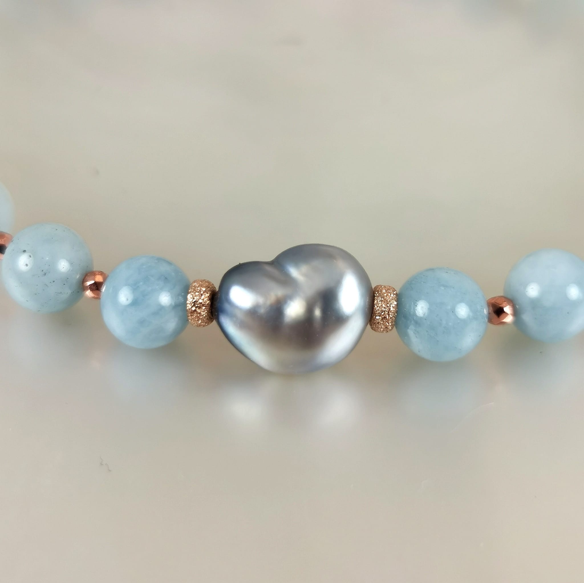 bracelet perle keshi de Tahiti et pierres précieuses